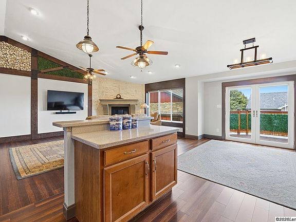 3rd image of 1777 Hayford Ave