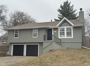 1522 N Manor Cir, Independence, MO 64058