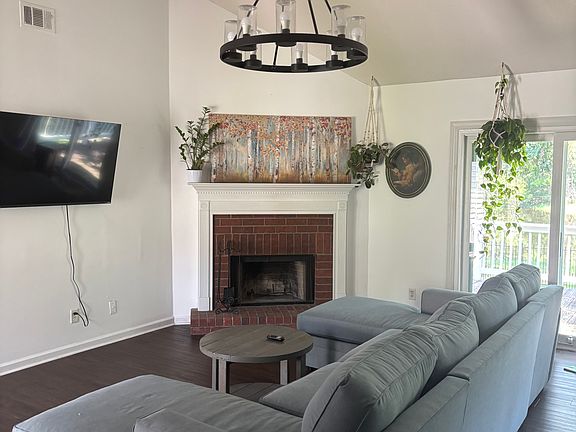 2nd image of 34 Leeward Dr