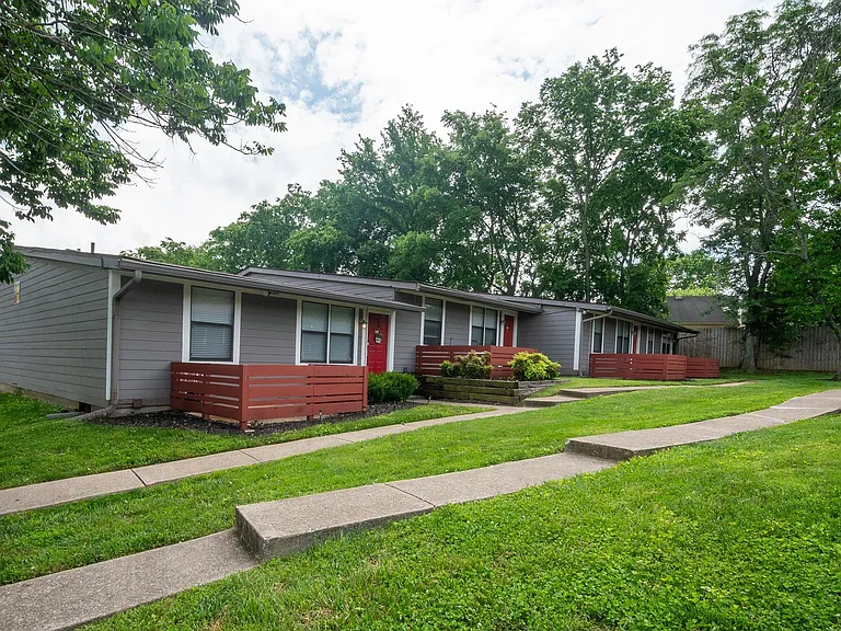 Retreat at Indian Lake - Apartments Exterior