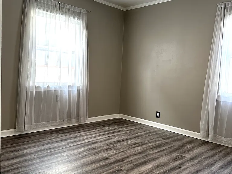 8268 Waring Ave — Photo 10