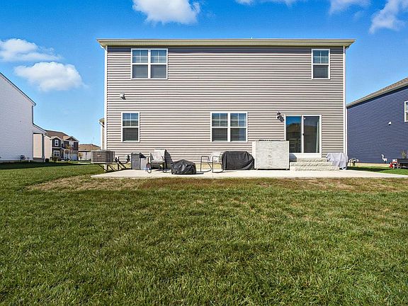 3rd image of 485 Melissa Dr