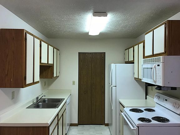 3rd image of 1115 Michigan Ave E APT 10