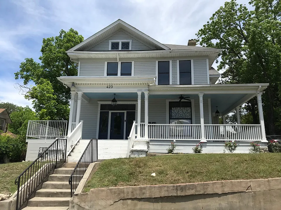 423 W Craig Pl #2