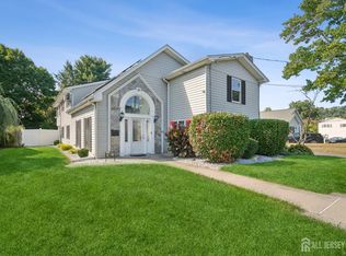 51 Greenbrook Rd, Middlesex, NJ 08846