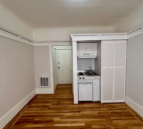 3rd image of 542 Mason St APT 41