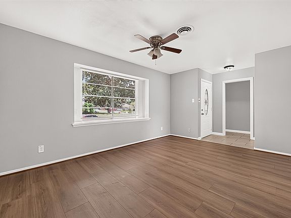 4th image of 7214 Tours St