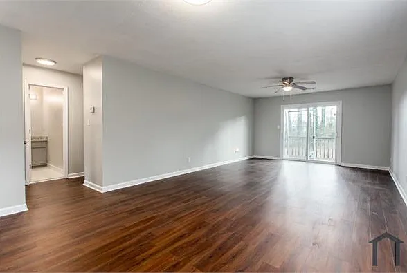 598 Osborne Ct — Photo 2