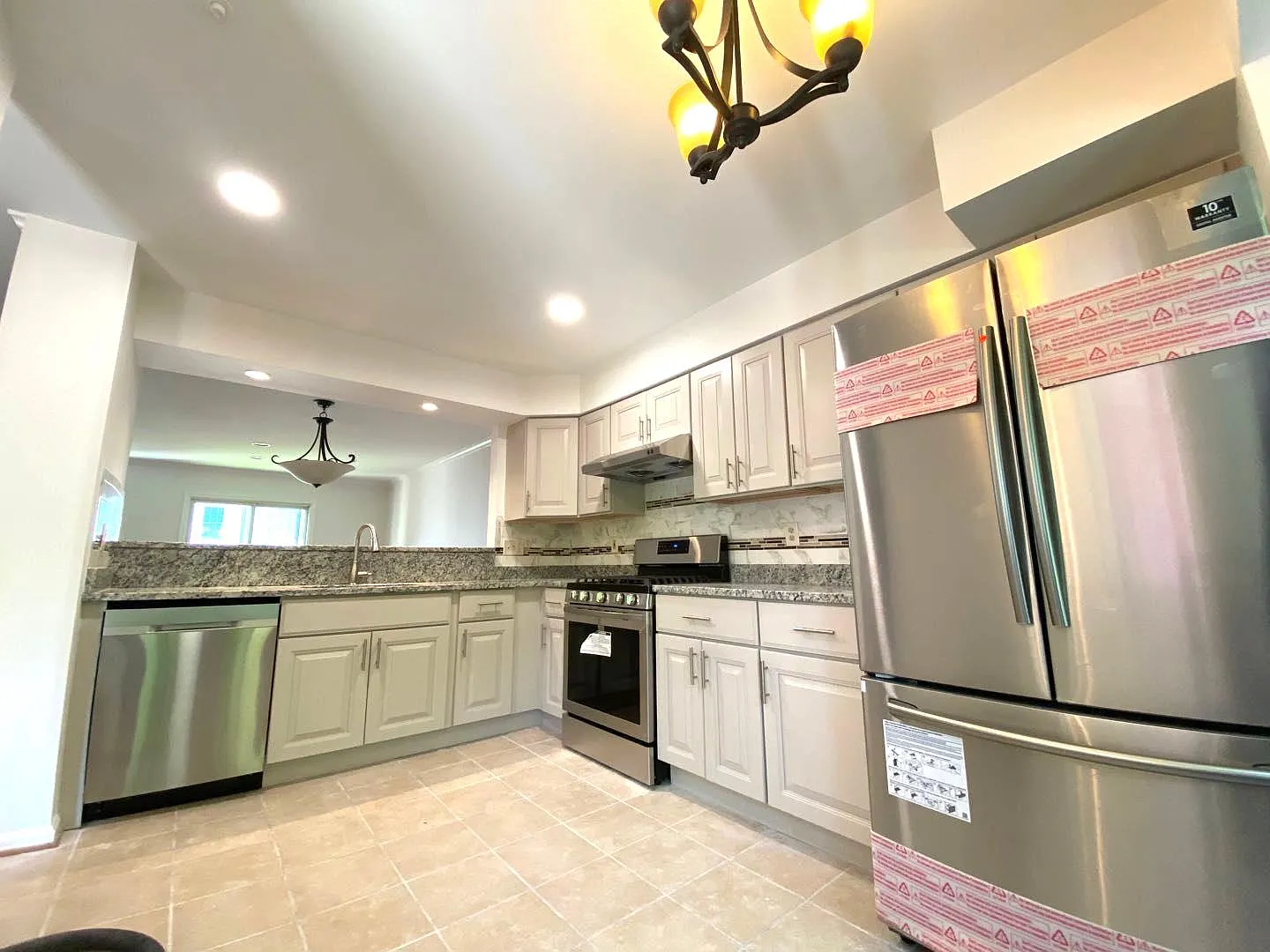 3 bed, 3.5 bath, 2396 sqft, $2,950 — Photo 3