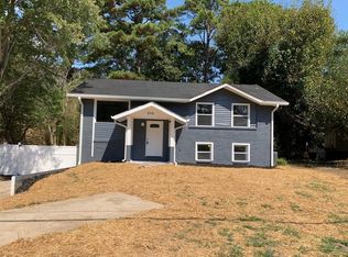 318 Roxbury Dr, Riverdale, GA 30274
