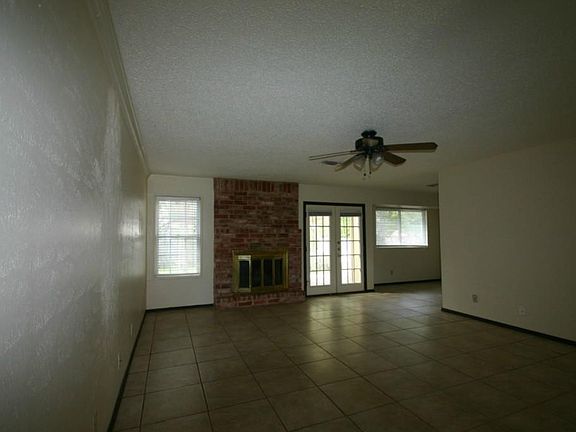 4th image of 7800 Woodcroft Dr