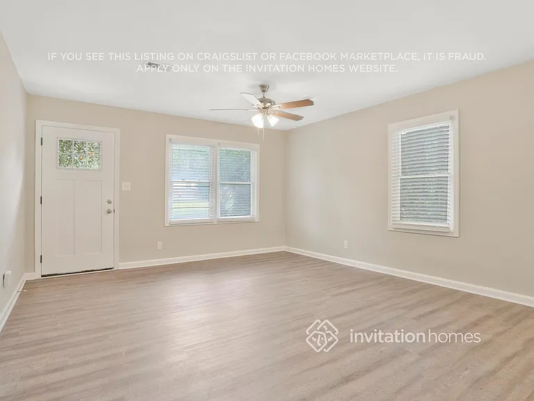 3025 Catalina Dr — Photo 3