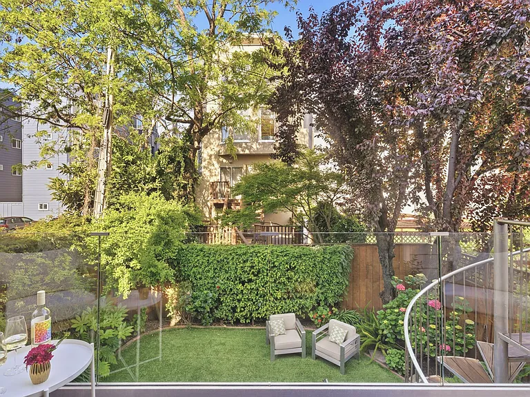 576 Shotwell St #1 — Photo 34