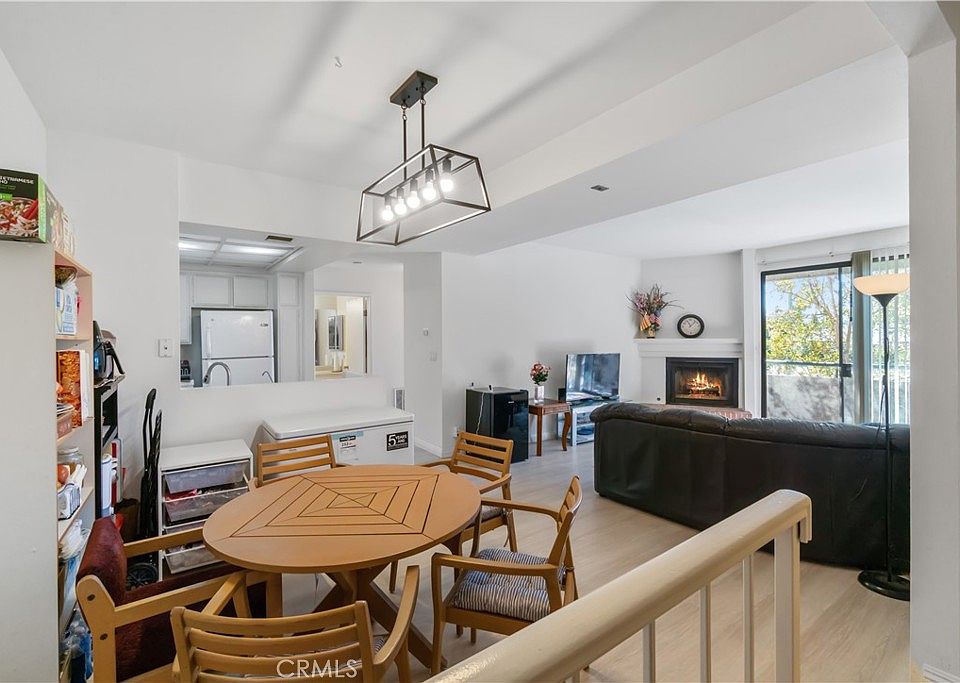 1st image of 7211 Cozycroft Ave Unit 6
