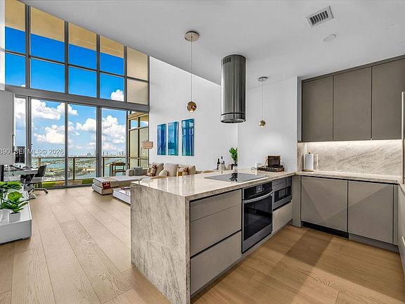 5th image of 1100 Biscayne Blvd Unit 4305