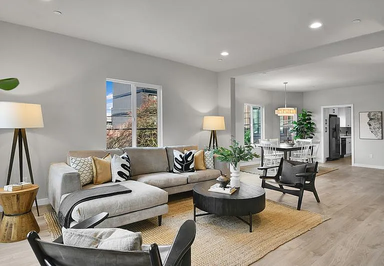 214 E Boston St #3 — Photo 4