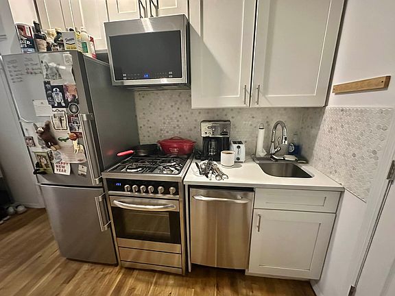3rd image of 226 W 16th St APT A2