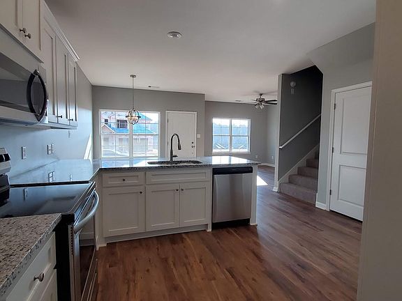 2nd image of 1008 Grand Teton Dr