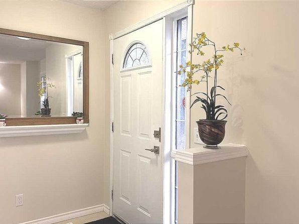 86 SW Harvest Rose Cir NE, Calgary, AB T3K 4M7