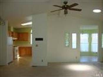 5th image of 198 Daisy Dr
