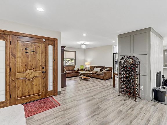 5th image of 3751 NE Dell Rd