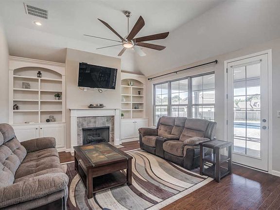 4th image of 140 Oak Hollow Dr