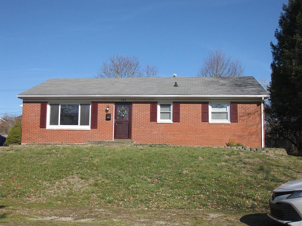 1st image of 104 Spruce Dr
