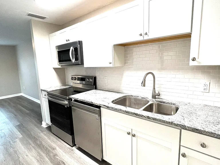 4420 SE 53rd Ave #1 — Photo 8
