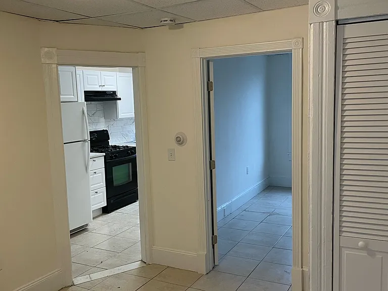 Riverview Apartments — Photo 31
