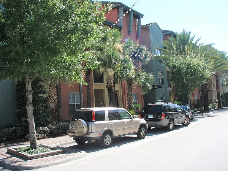 2411 W Horatio St #515 — Photo 14