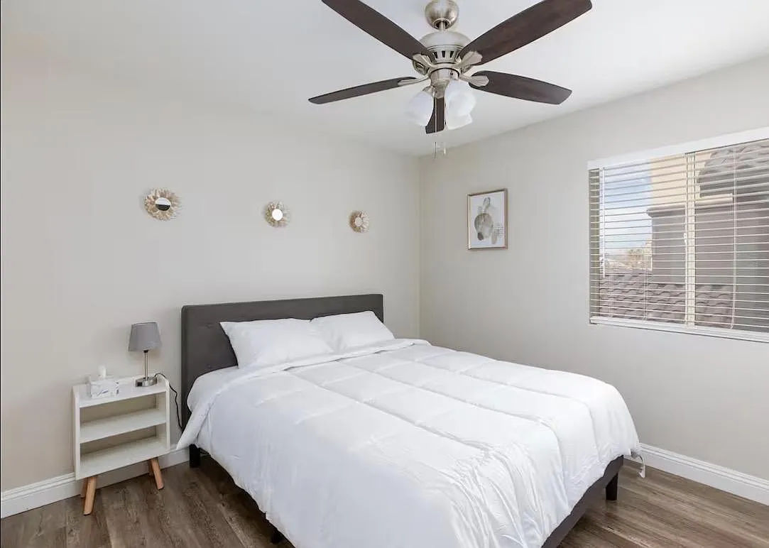 4 bed, 3.0 bath, 1596 sqft, $888 — Photo 1