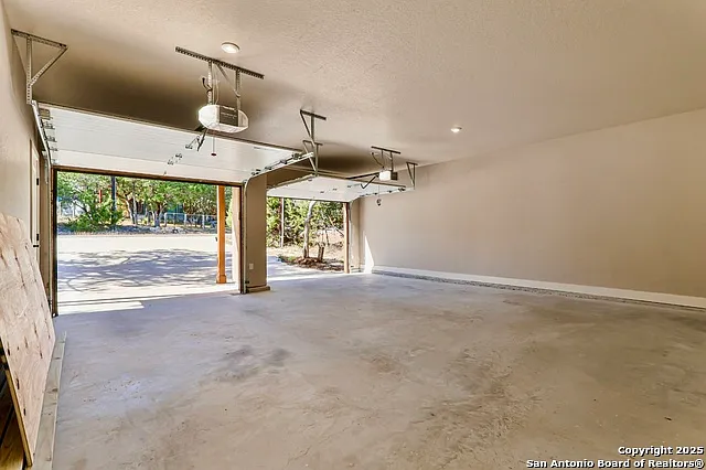 3 bed, 2.5 bath, 1672 sqft, $2,500 — Photo 3