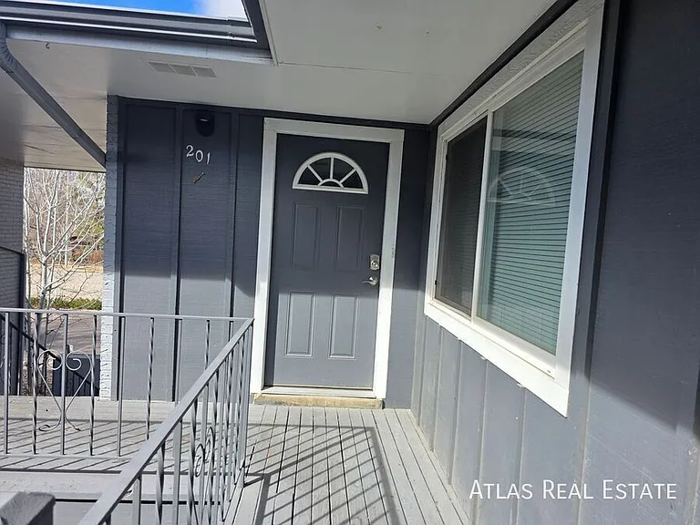 3043 17th Ave #201 — Photo 10