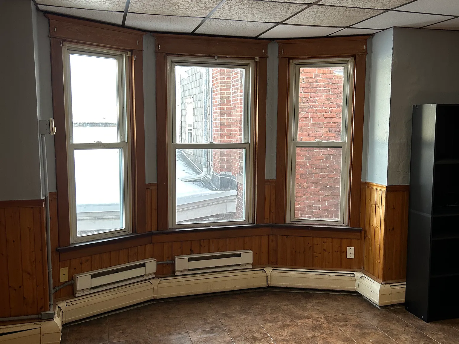 2 bed, 1090 sqft, $1,050 — Photo 4