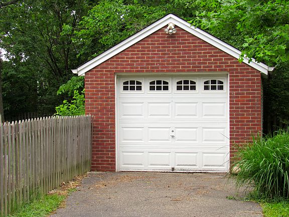 2nd image of 5919 Pandora Ave