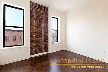 Rented by aptsandlofts.com