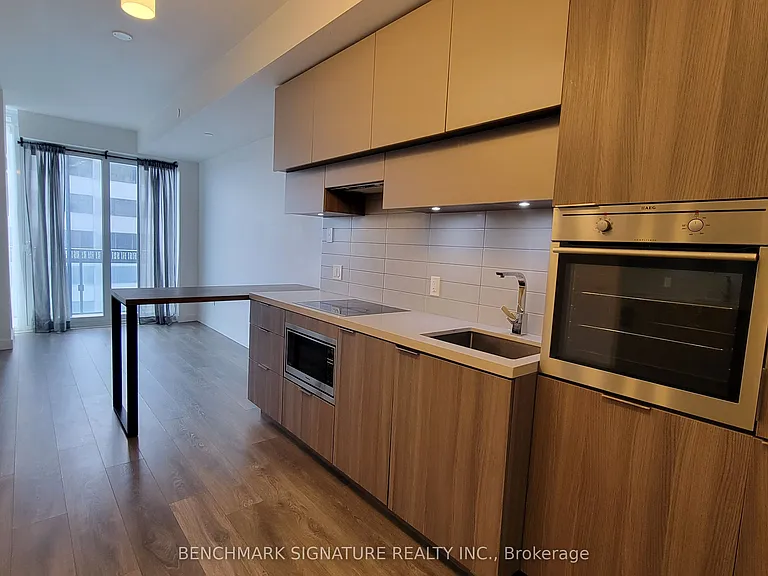 8 Eglinton Ave E #3003 — Photo 4