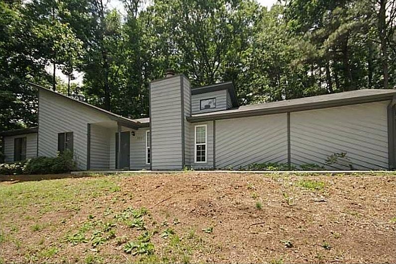 1st image of 3307 Sunderland Dr