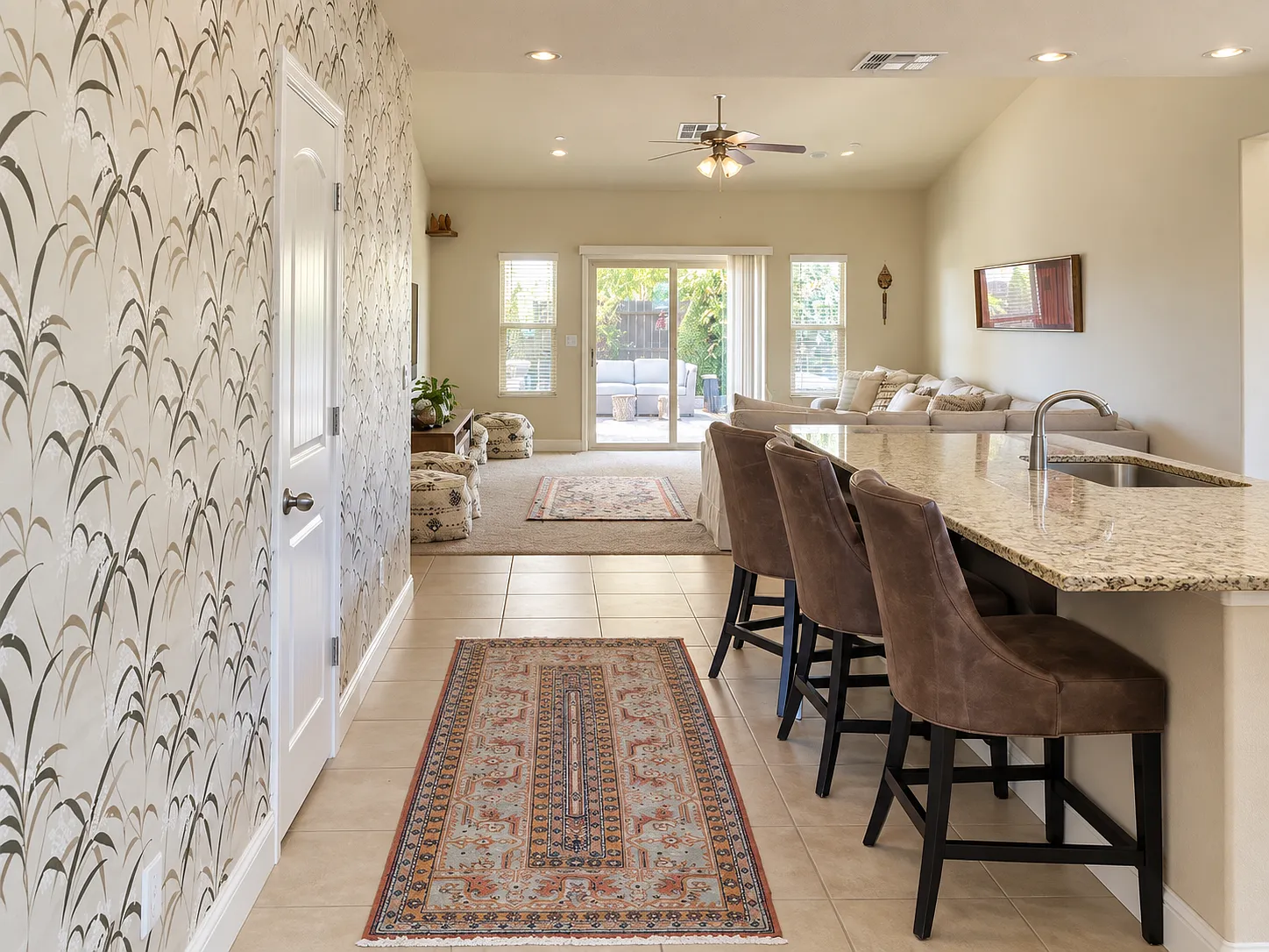 4 bed, 2456 sqft, $2,800 — Photo 4