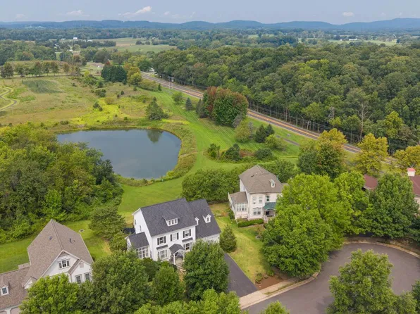 6722 Eckert Ct, Warrenton, VA 20187