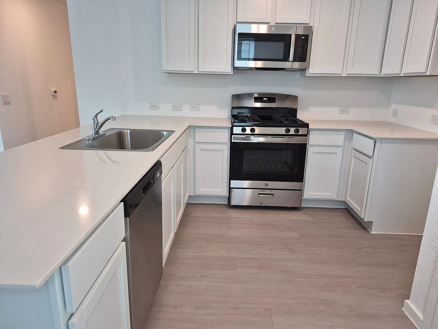 Brand-New 4-Bedroom Home in VIDA Southside Community — Photo 4