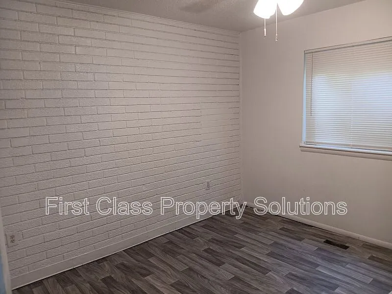 2 bed, 1.0 bath, 1000 sqft, $825 — Photo 4