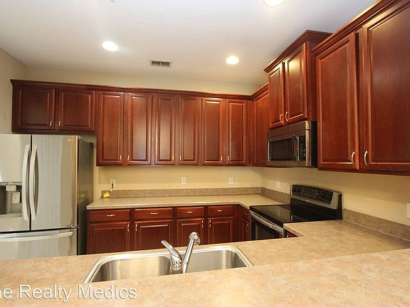 5th image of 1056 Wickerwood St
