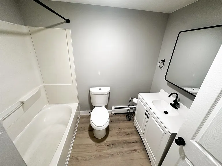 330 Lowell St #2R — Photo 10