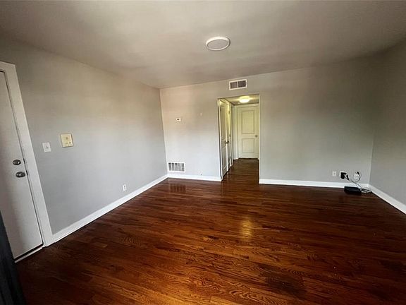 2nd image of 4532 Broadway Blvd #3N