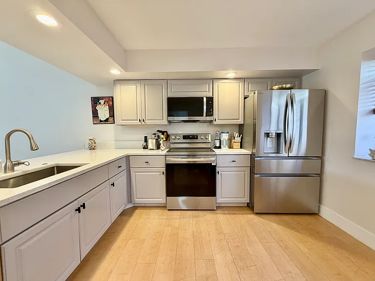 7935 La Mirada Dr — Photo 5