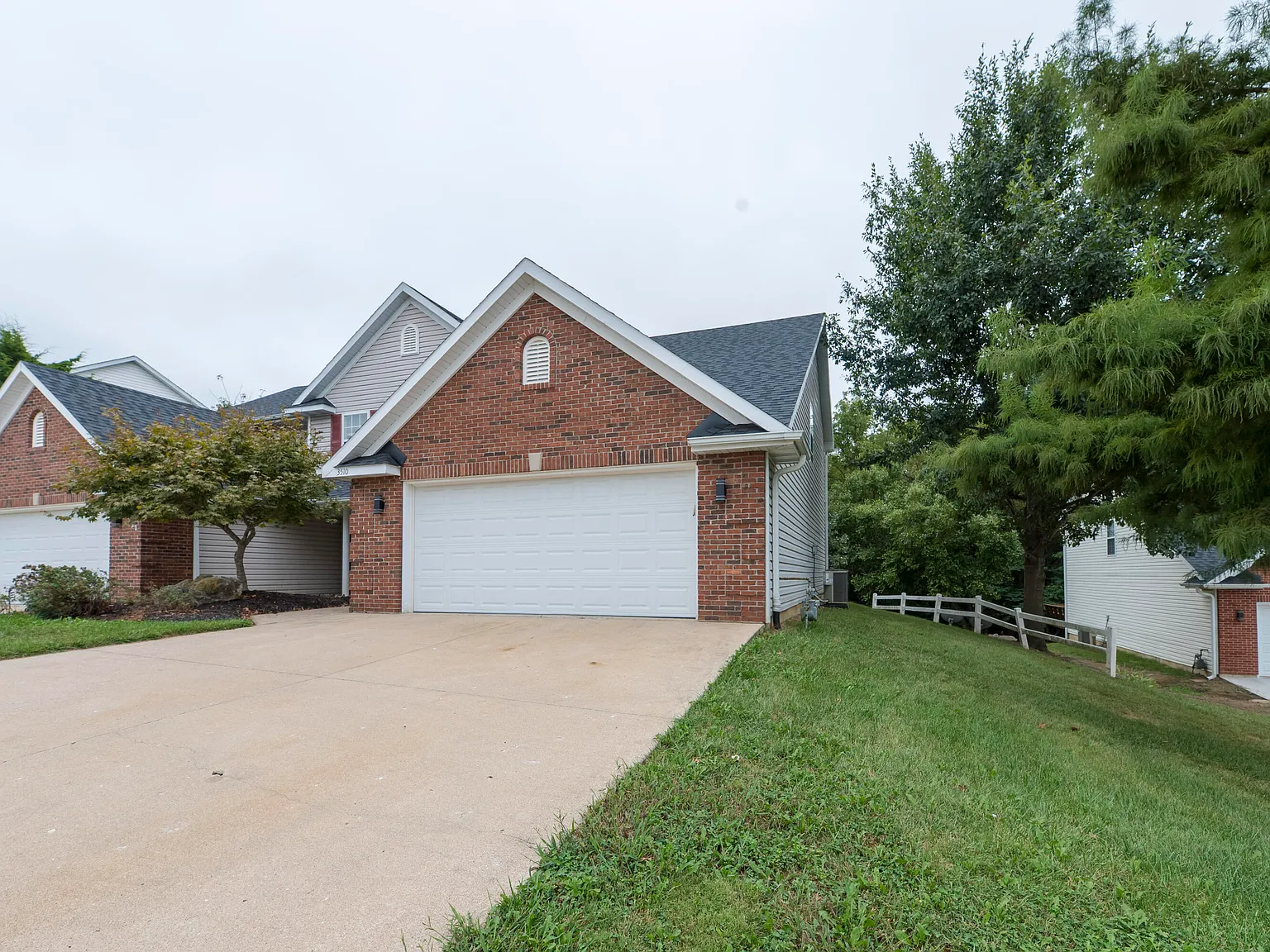 3 bed, 2.5 bath, 1600 sqft, $1,795 — Photo 2
