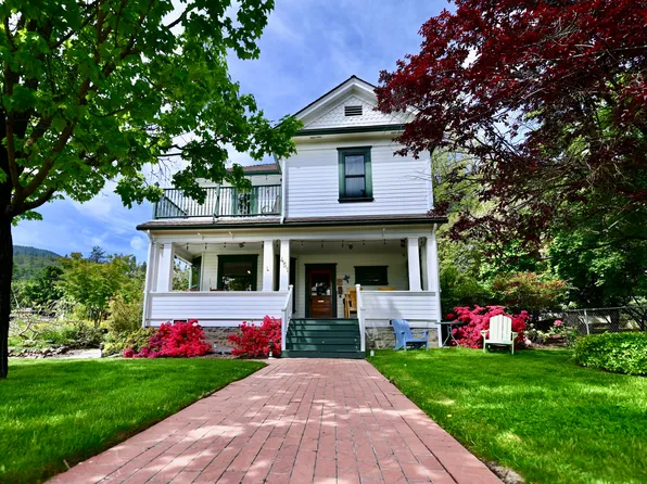 451 N Main St, Ashland, OR 97520
