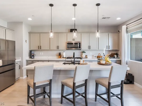 10400 Sadie Blake Ave, Las Vegas, NV 89166