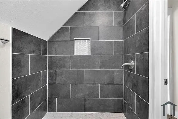 3160 Graceland Ave — Photo 18